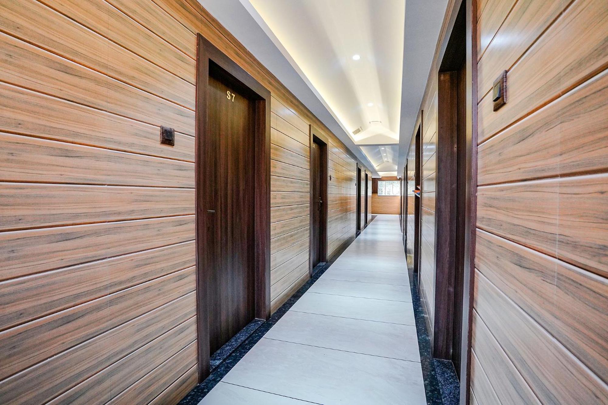 Fabhotel Grand Inn II Navi Mumbai Bagian luar foto